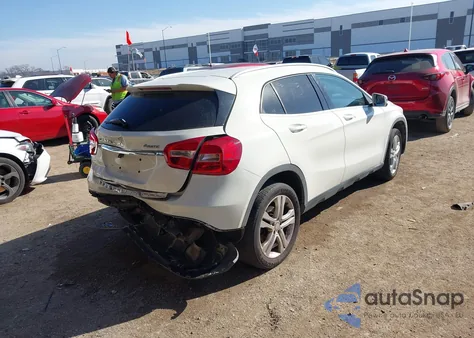 2017 Mercedes-Benz Gla 250 4Matic z USA, uszkodzony, nr VIN WDCTG4GBXHJ332020